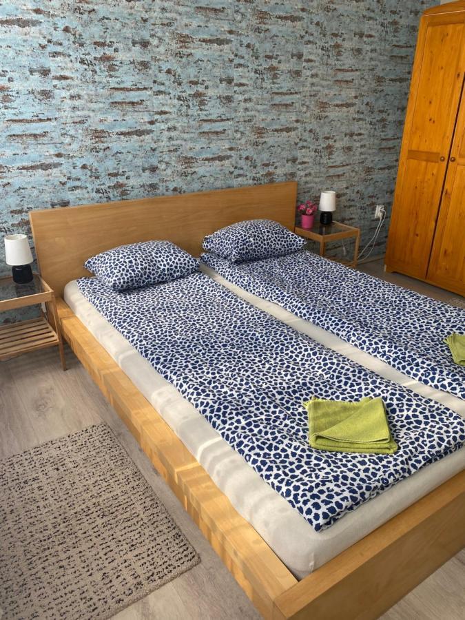 דירות Gödöllő Dozsa Apartman מראה חיצוני תמונה