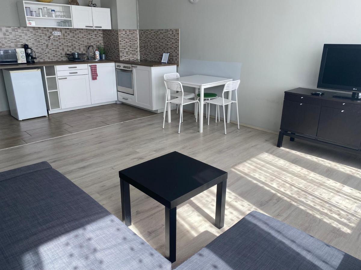 דירות Gödöllő Dozsa Apartman מראה חיצוני תמונה